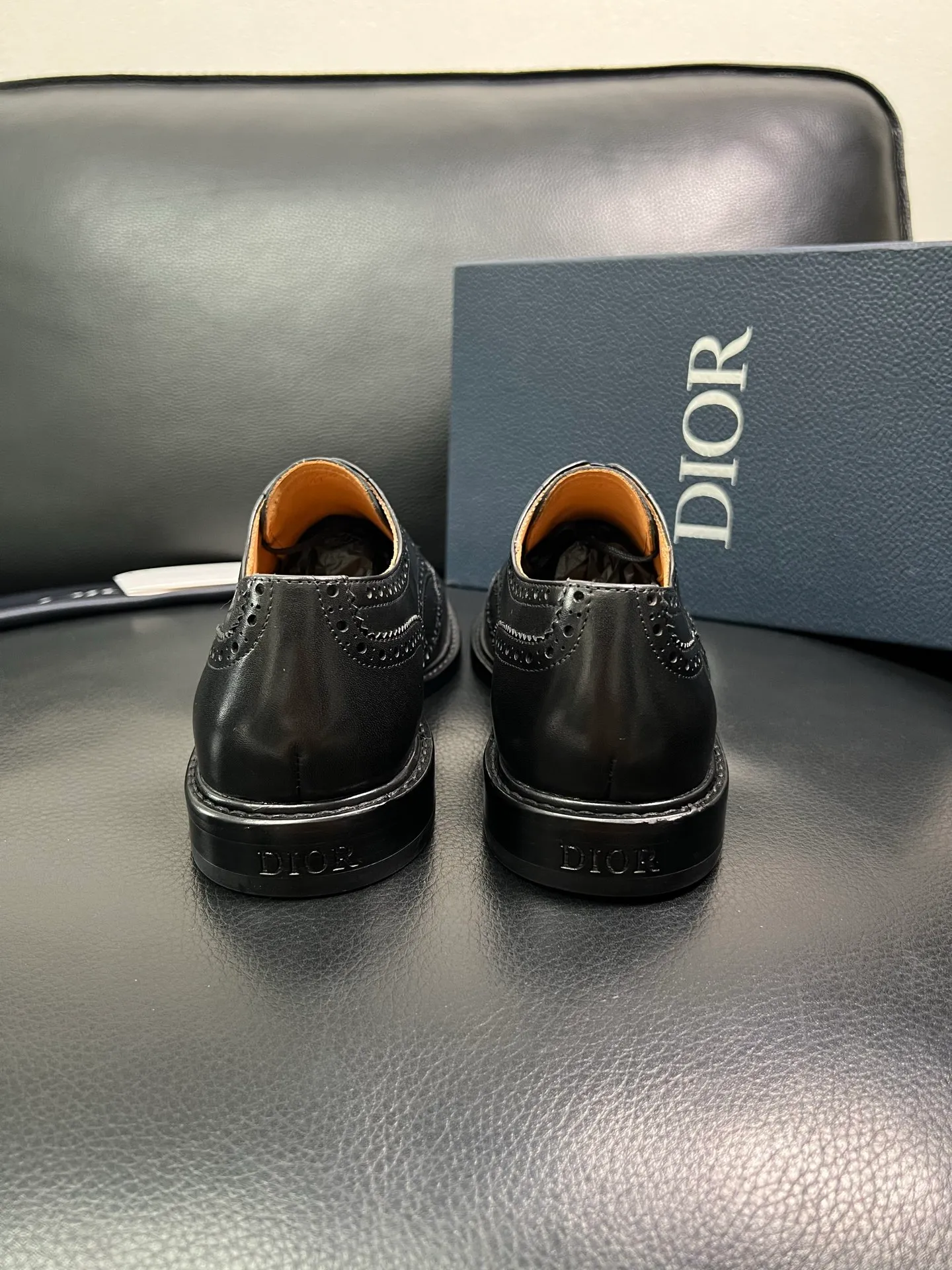 Men's shoes 💰940 Dior top purchasing agent, synchronized with Dior counters, original factory configuration, imported Italian cowhide, fully imported water-dyed cowhide lining, sole: original factory special supply, original sole super comfortable, original factory follow-up order 🔍🔍High quality, welcome to compare, code number 39-44 (can be ordered 38 45 46) 85868